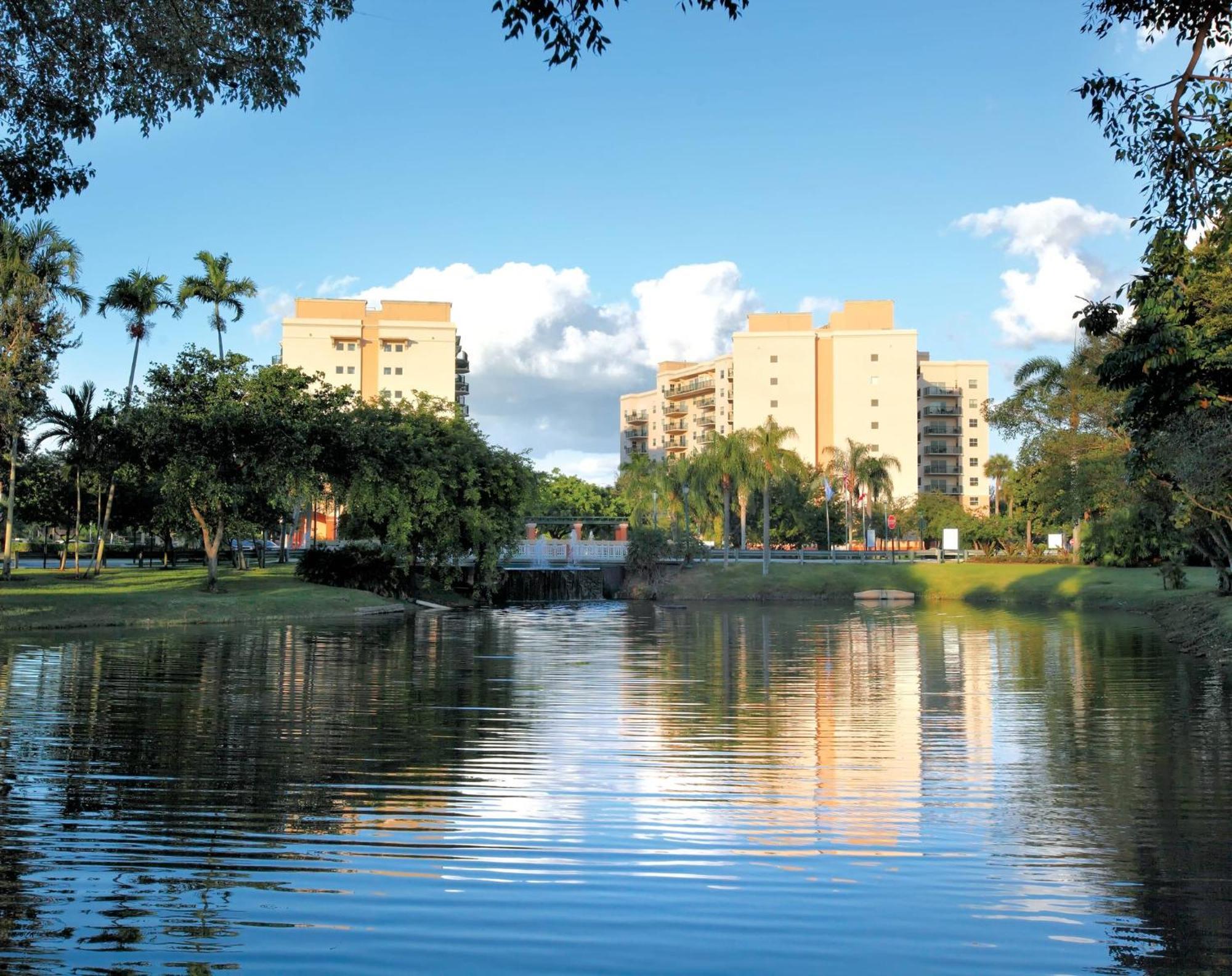 Club Wyndham Palm-Aire Hotel Pompano Beach Exterior photo